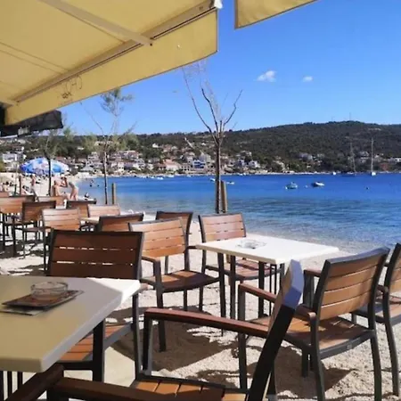 Ocean Breeze With Pool Villa *