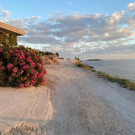 Ocean Breeze With Pool Zaglavice