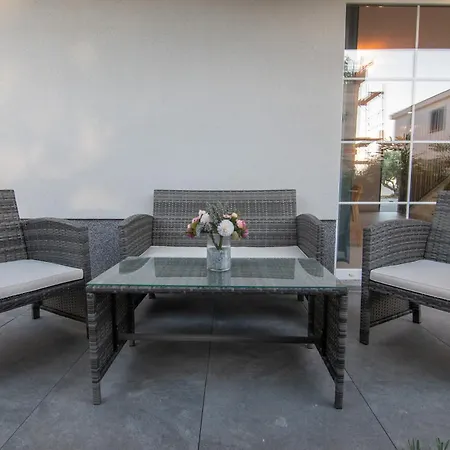 Ocean Breeze With Pool Villa