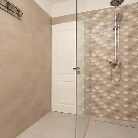 Ocean Breeze With Pool