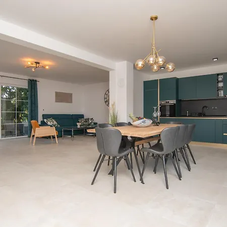 Ocean Breeze With Pool Zaglavice