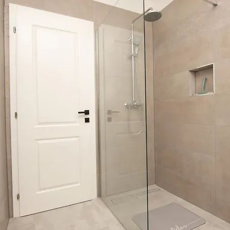 Ocean Breeze With Pool *