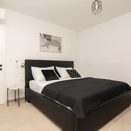 Villa Ocean Breeze With Pool *