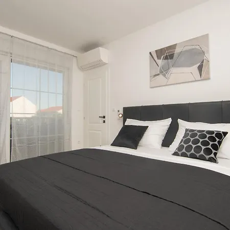 Ocean Breeze With Pool Villa *