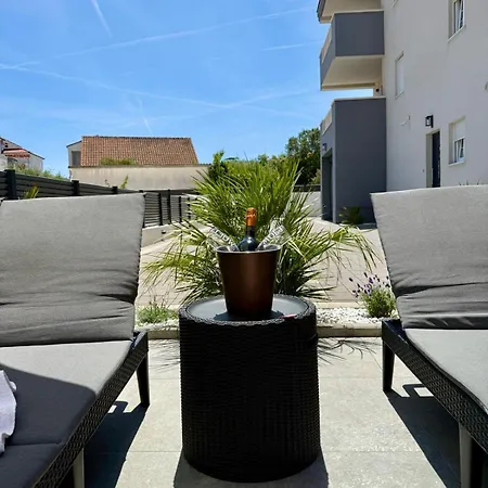 Ocean Breeze With Pool *