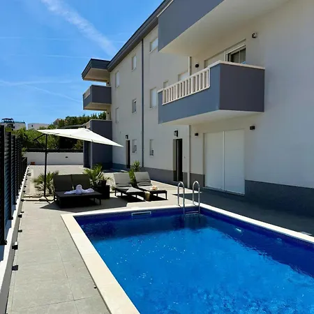 Βίλα Ocean Breeze With Pool *