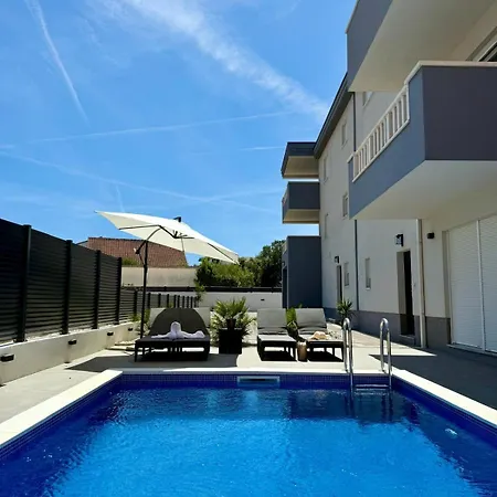 Ocean Breeze With Pool Βίλα *