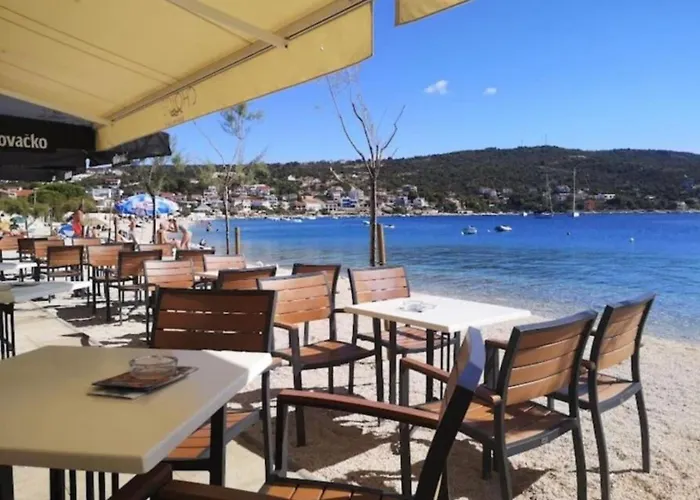 Ocean Breeze With Pool Villa *