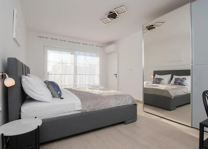 Ocean Breeze With Pool Villa