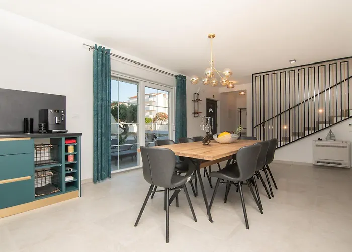 Ocean Breeze With Pool * Zaglavice