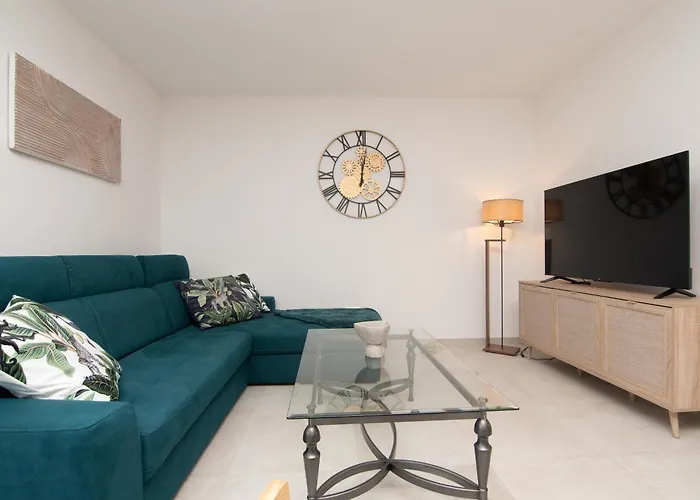 Ocean Breeze With Pool Villa *