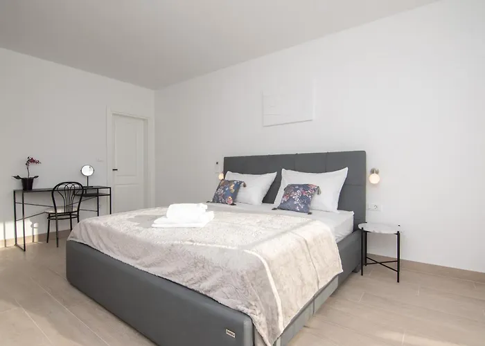 Villa Ocean Breeze With Pool *