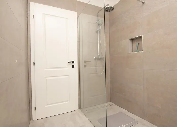 Ocean Breeze With Pool *