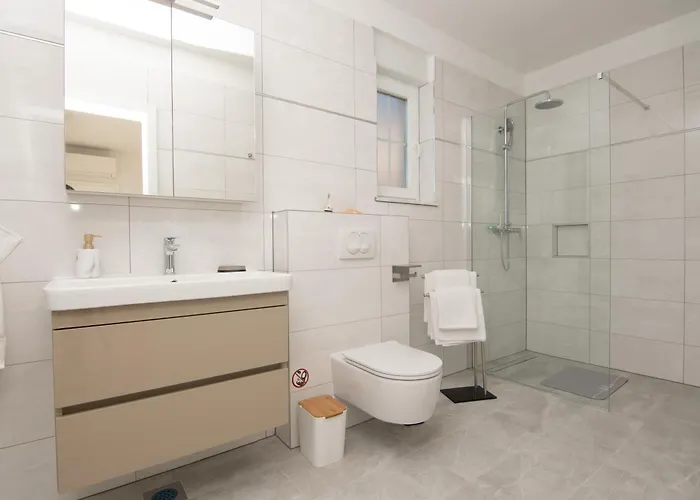 Ocean Breeze With Pool Villa Zaglavice