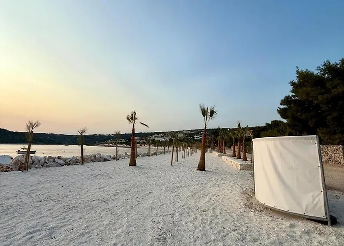 Villa Ocean Breeze With Pool